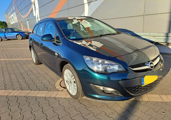 Opel Astra cena 40000 przebieg: 184000, rok produkcji 2014 z Głogów małe 326